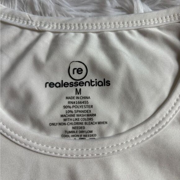 Real Essentials Tank Tops 3 Total Womens Size Medium - Picture 10 of 10